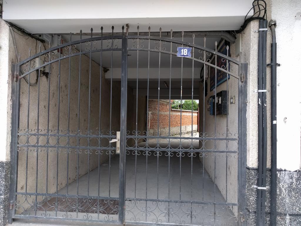 Apartamento Modern Flat Near Downtown Plovdiv Exterior foto